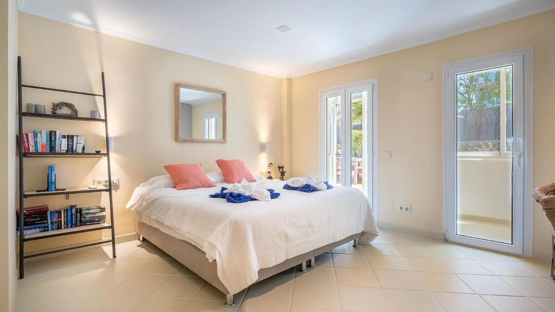 Ferienwohnung Fuer 4 Personen Ca 168 Qm In Portocolom, Mallorca Suedostkueste Von Mallorca Portocolom  Apartment